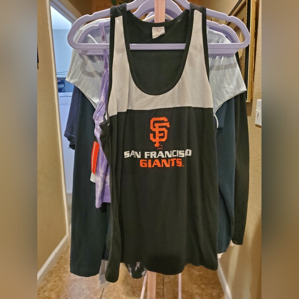 Genuine Merchandise SF Giants Top
